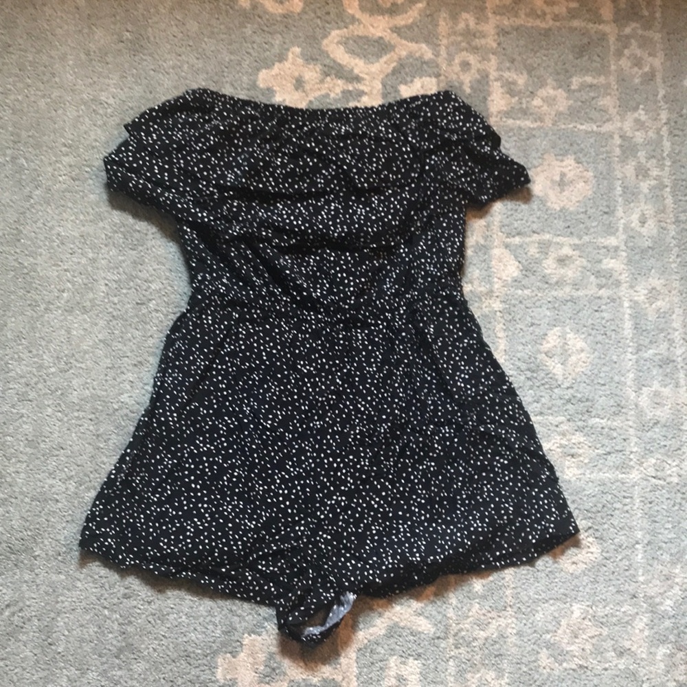 Strapless patterned romper